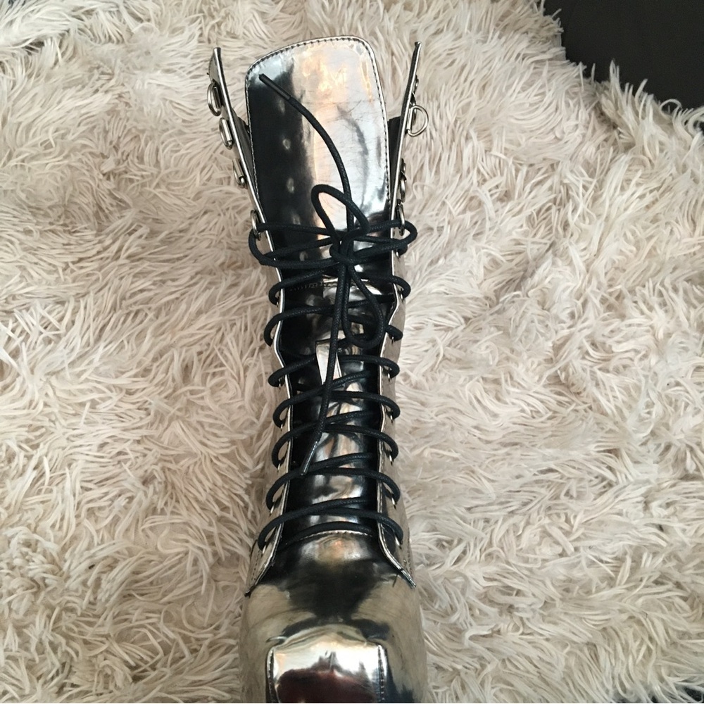Metallic Holographic Platform Boots-Current Mood Size 5 - Picture 5 of 10